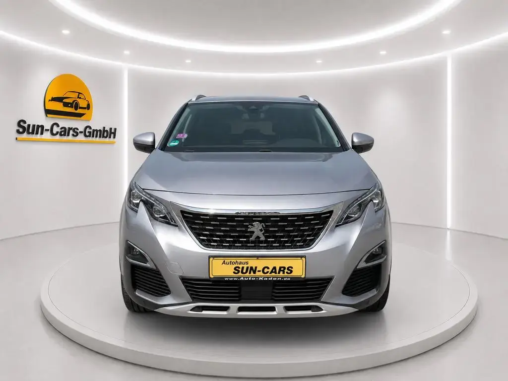 Main__Slider__Photo:Peugeot 5008 Allure-Navi-So+Wi-AHK-LED-Automatik-Leder-- 02/2018-1