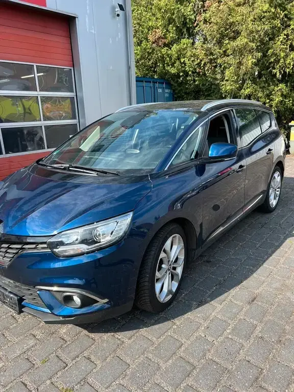 Main__Slider__Photo:Renault Scenic IV Grand Experience 08/2017-1