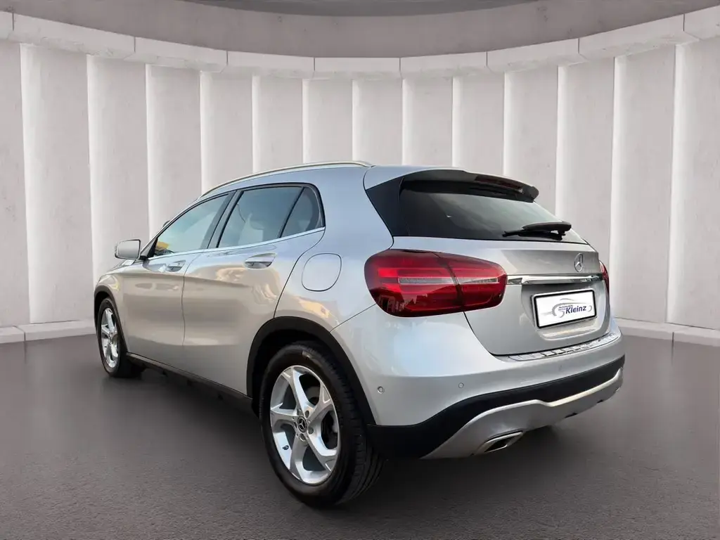Main__Slider__Photo:Mercedes-Benz GLA 200 AHK+R-KAMERA+LED+KEYLESS-START+TEMPOMAT 05/2019-1