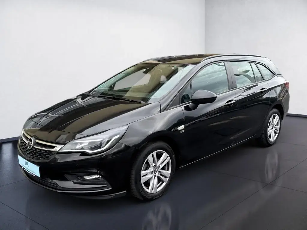 Main__Slider__Photo:Opel Astra Sports Tourer 120 JAHRE EDITION+ALU 16+NAV 03/2019-1