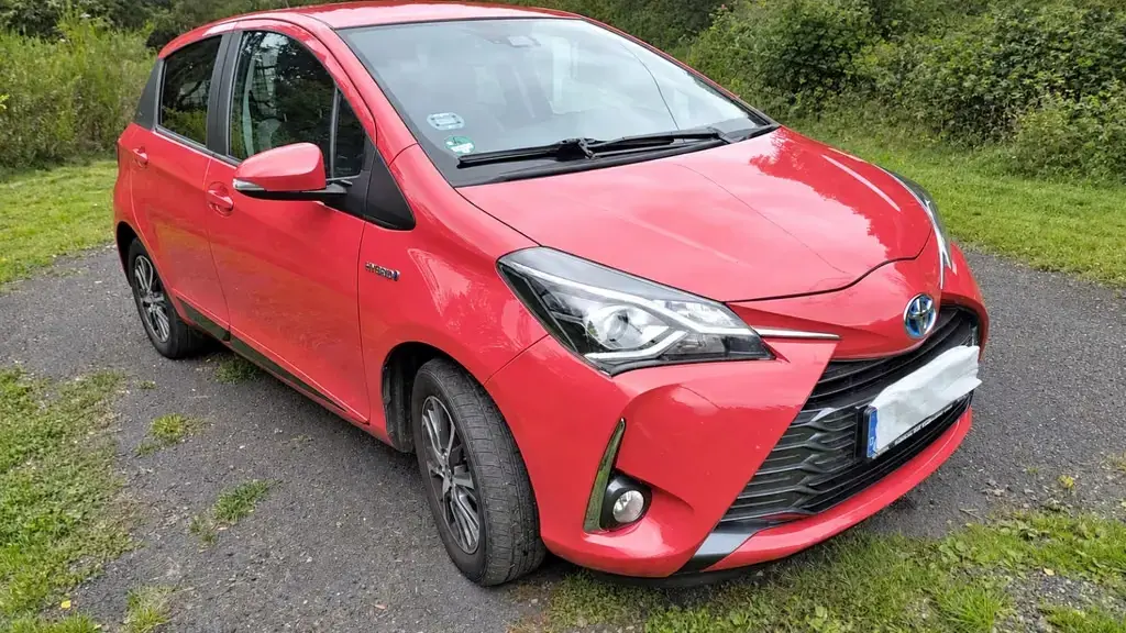 Main__Slider__Photo:Toyota Yaris 1,5-l-VVT-i Hybrid CVT Comfort , Y20 01/2020-1