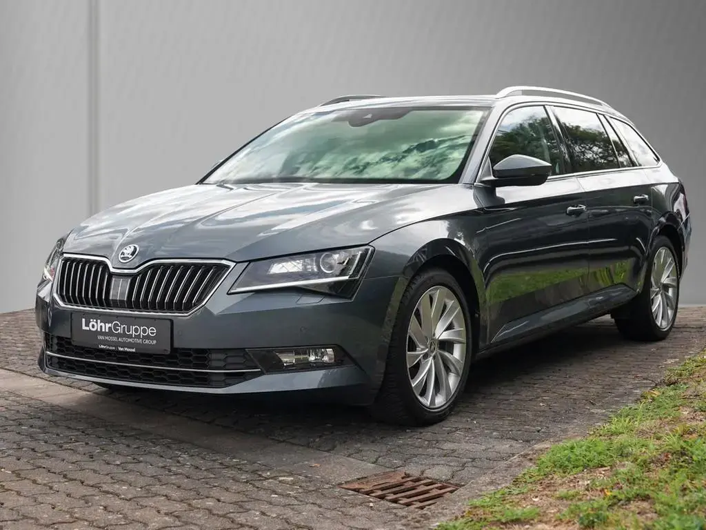 Main__Slider__Photo:Skoda Superb Combi 1.5 TSI DSG Style *Xenon*Navi*AHK*P 09/2017-1