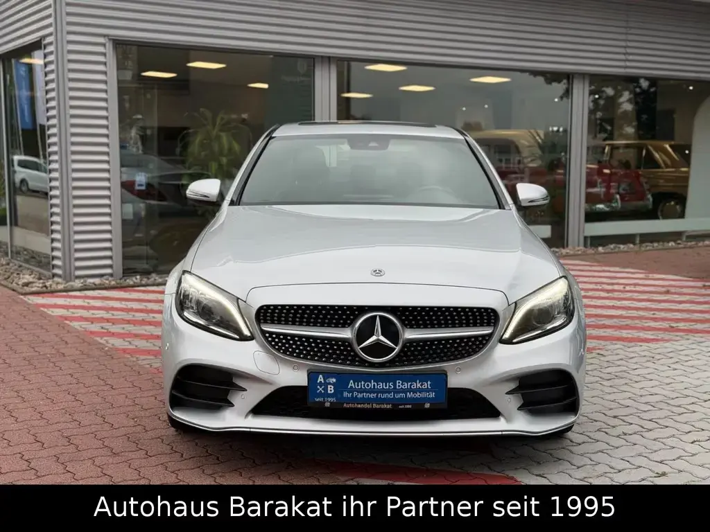 Main__Slider__Photo:Mercedes-Benz C 180 CGI AMG Line Lim. LEDER MULTIBEAM KAMERA 04/2019-1