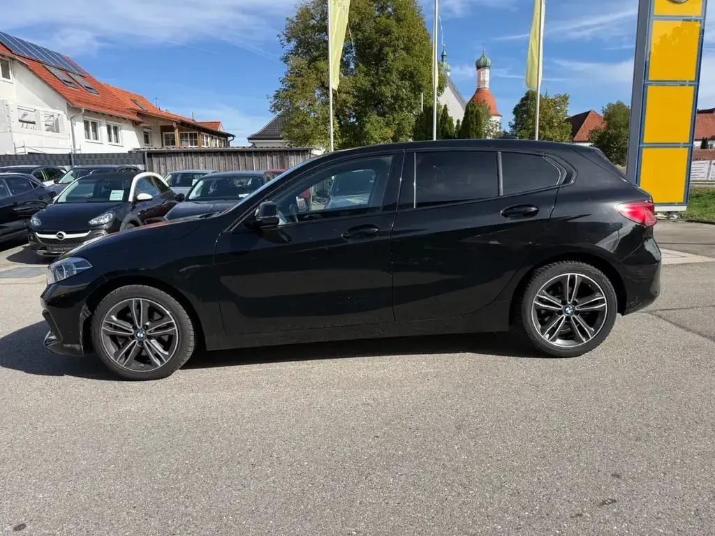 Main__Slider__Photo:BMW 118 1 Limousine 118 i Sport Line 05/2022-1