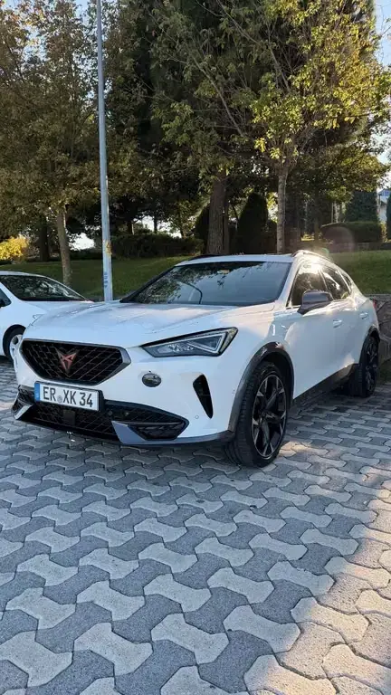 Main__Slider__Photo:Cupra Formentor 2.0 TSI 228kW VZ 4Drive DSG VZ 01/2022-1