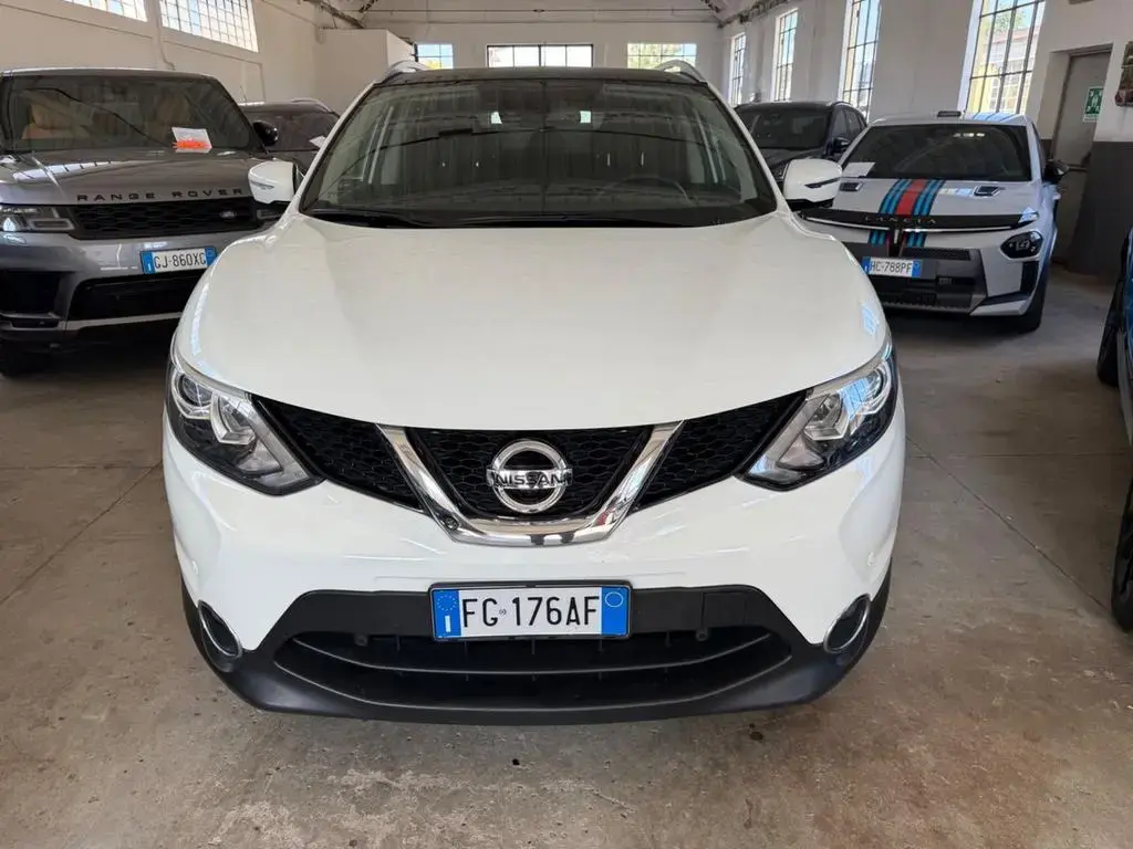Main__Slider__Photo:Nissan Qashqai 1.5 dCi N-Connecta 11/2016-1