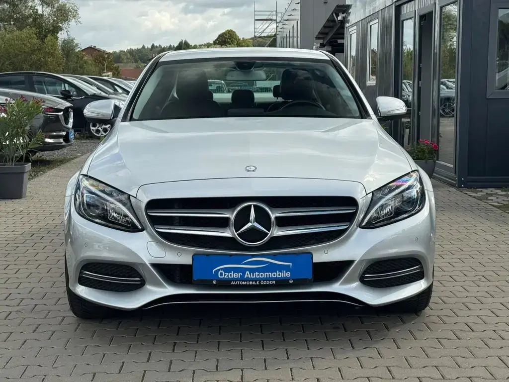 Main__Slider__Photo:Mercedes-Benz C 180 CGI Lim.Avantgarde+Finanzierung+Garantie+ 06/2015-1