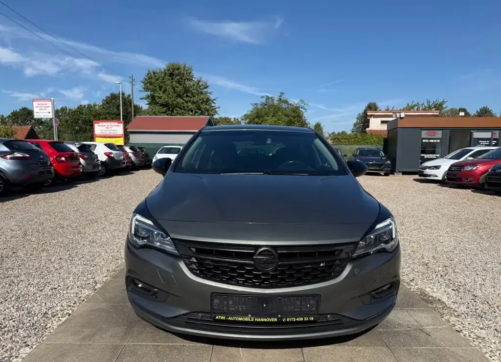 Main__Slider__Photo:Opel Astra K Lim Sportsitze Sportpaket Sport Lenkrad 12/2017-1