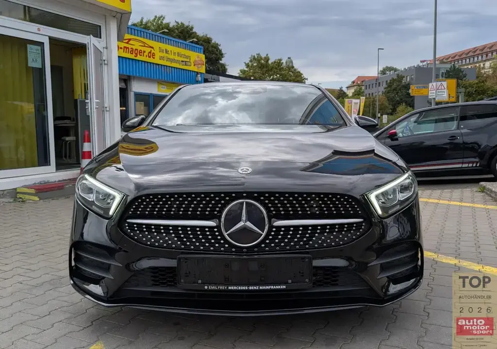 Main__Slider__Photo:Mercedes-Benz A 200 d Lim AMG-Line*LED*Kam*Wide*KeyGo*Burmester 03/2021-1