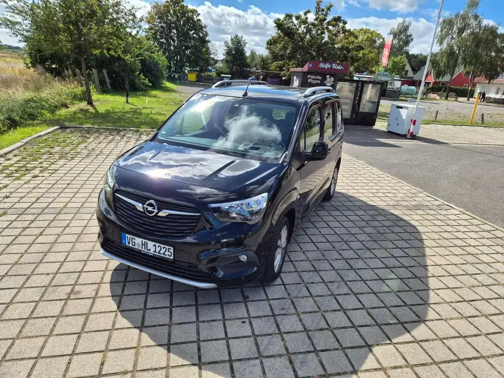 Main__Slider__Photo:Opel Combo Life E Innovation Panorama 02/2019-1