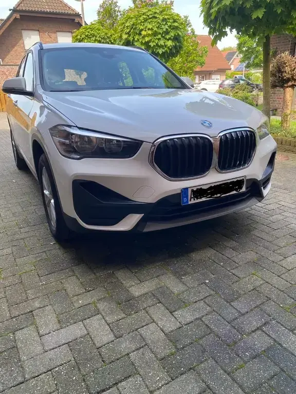 Main__Slider__Photo:BMW X1 sDrive18i Advantage , AHK, SHZ, +Winterräder 06/2020-1