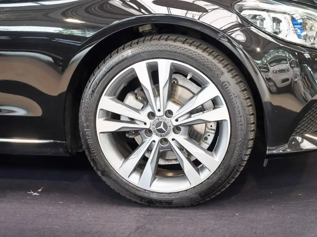 Main__Slider__Photo:Mercedes-Benz C 180 T AVANTGARDE Panorama Multibeam AHK Totwin 01/2019-1