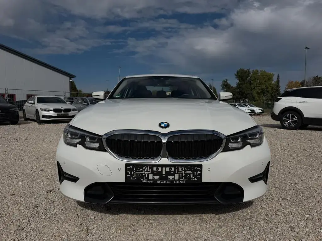 Main__Slider__Photo:BMW 318 i Sport Line | 3d Cockpit | Service History 08/2020-1
