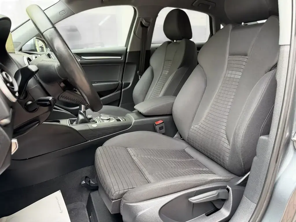 Main__Slider__Photo:Audi A3 Limousine sport *Bang & Olufsen*LED Scheinw.* 09/2016-1