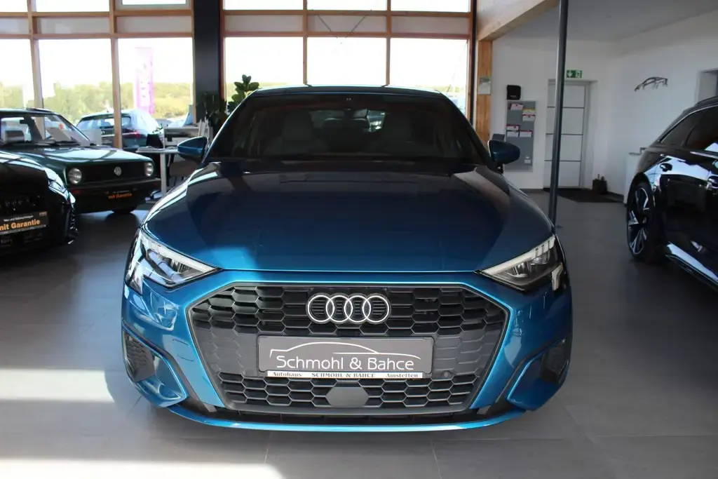Main__Slider__Photo:Audi A3 Sportback 35 TFSI S line sport 07/2022-1