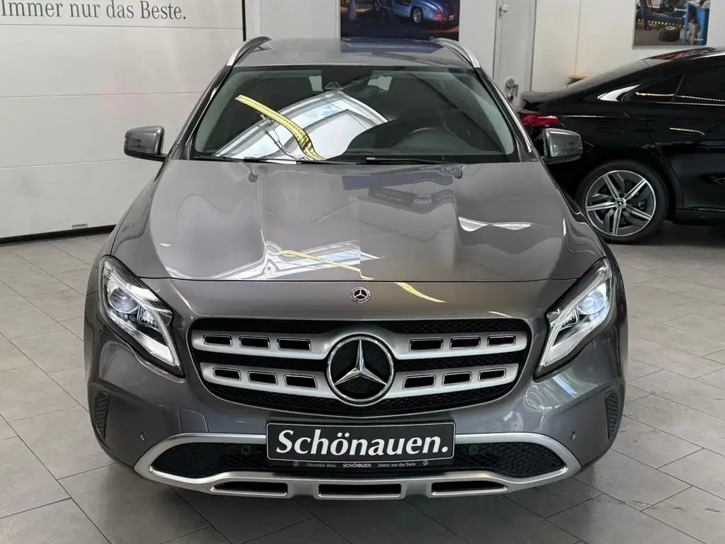 Main__Slider__Photo:Mercedes-Benz GLA 180 Urban LED+NAVI+THERMATIC+SHZ+TEMP+PTS 06/2018-1