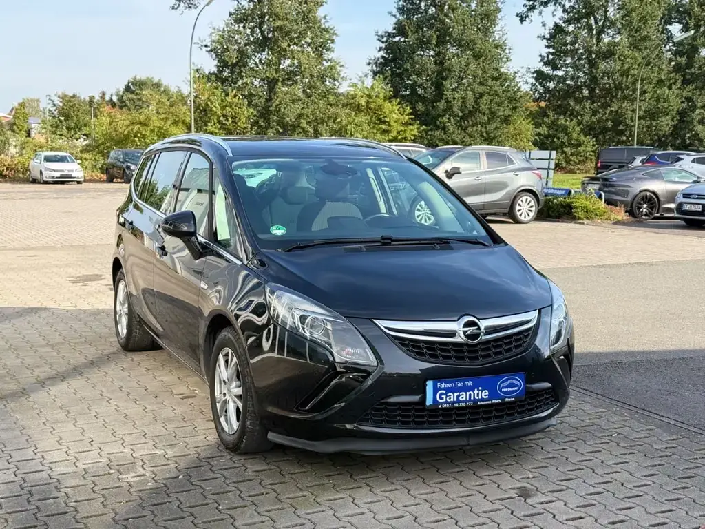 Main__Slider__Photo:Opel Zafira C Tourer Edition* 7 Sitzer*AHK* Bi Xenon* 03/2015-1