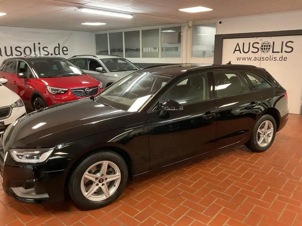 Main__Slider__Photo:Audi A4 Avant 35 TFSI LED,Navi,Spurassist 03/2021-1