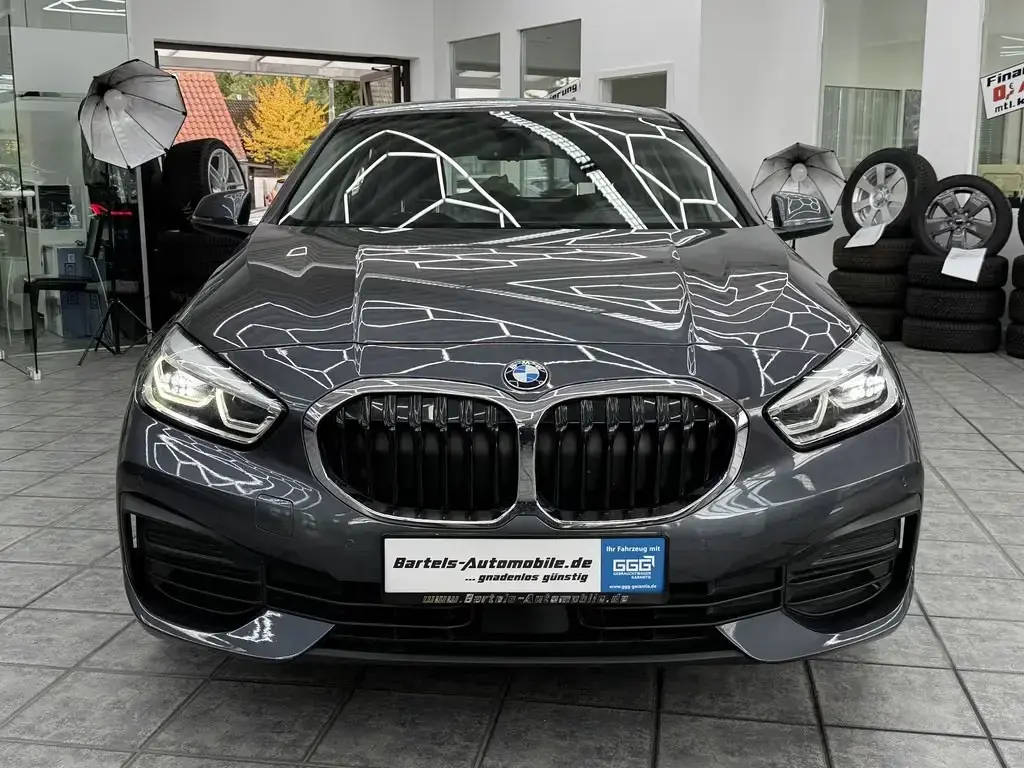Main__Slider__Photo:BMW 118 i Advantage, LED, Head-Up, Navi, DAB 05/2021-1