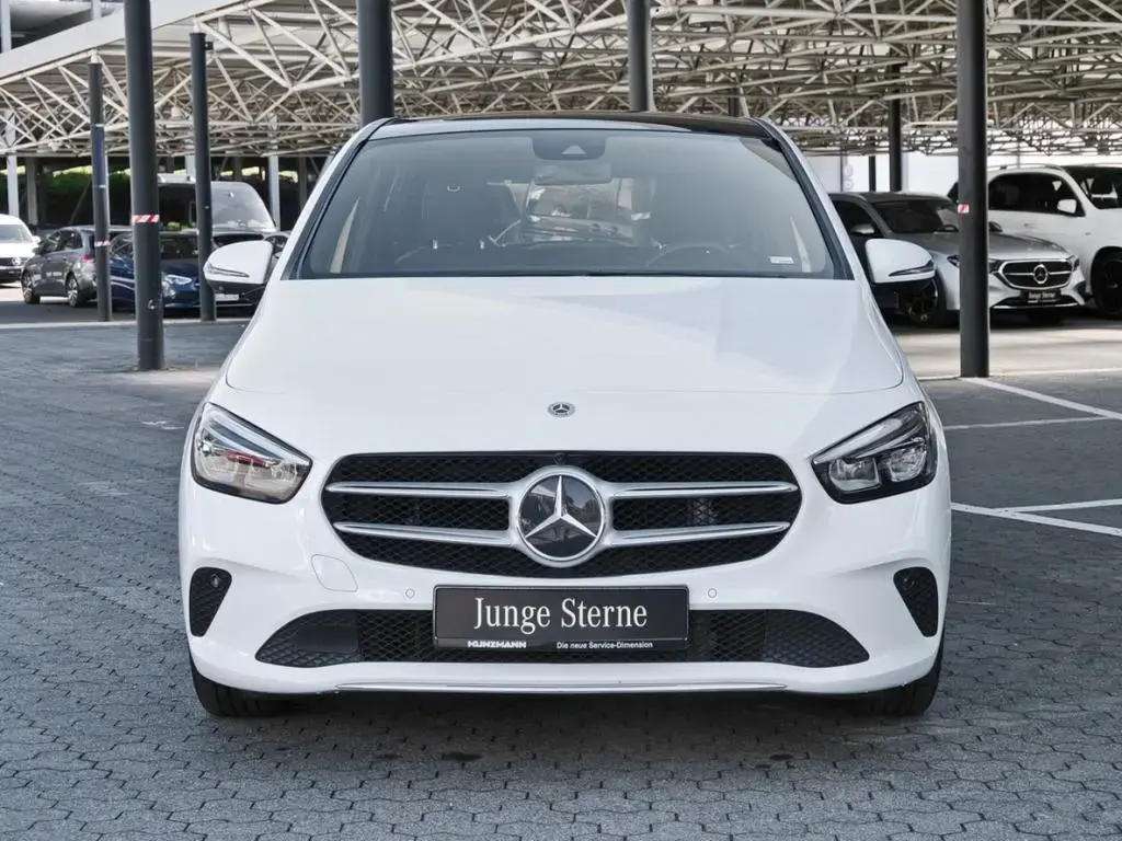 Main__Slider__Photo:Mercedes-Benz B 180 Progressive EasyPack Panorama 360° Navi 03/2019-1