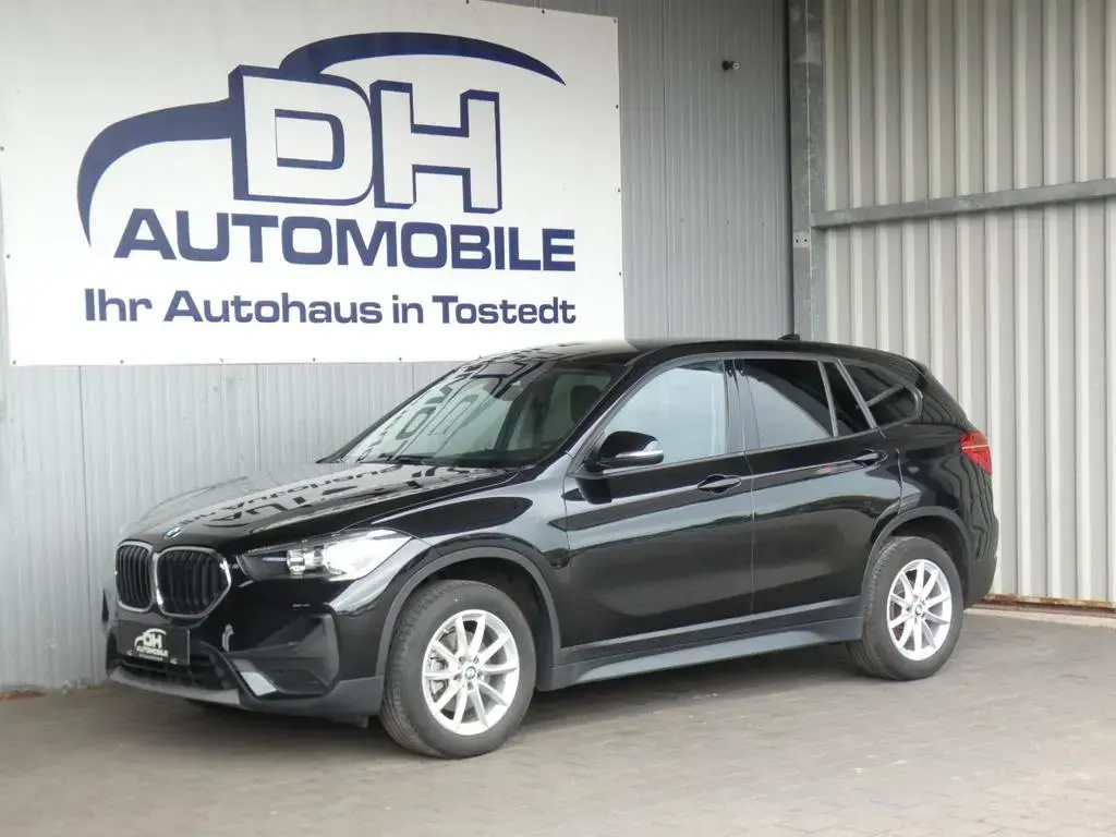 Main__Slider__Photo:BMW X1 AUTOMATIK NAVI FRONTSCHEIBENHEIZUNG KLIMA 02/2022-1