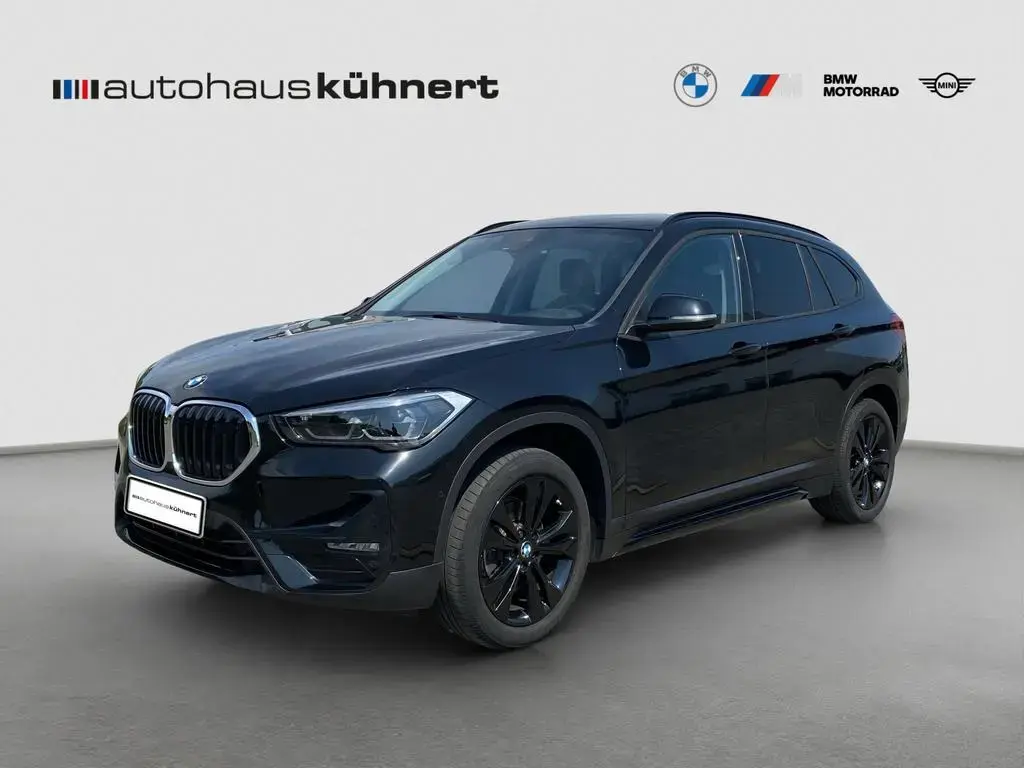 Main__Slider__Photo:BMW X1 xDrive18d Sport Line LED AHK Navi ParkAss AUT 10/2021-1