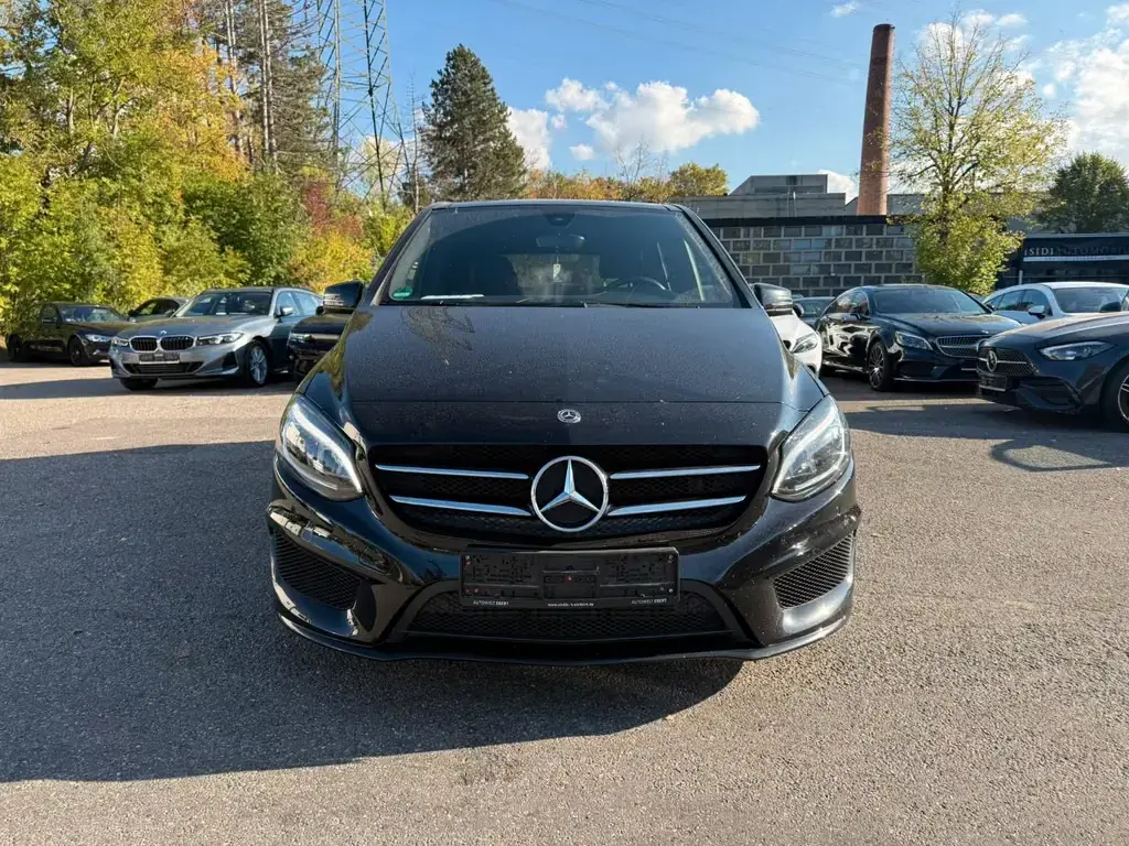 Main__Slider__Photo:Mercedes-Benz B 180 AMG Line White Art Edition CARBON*PANO*KAM 03/2018-1