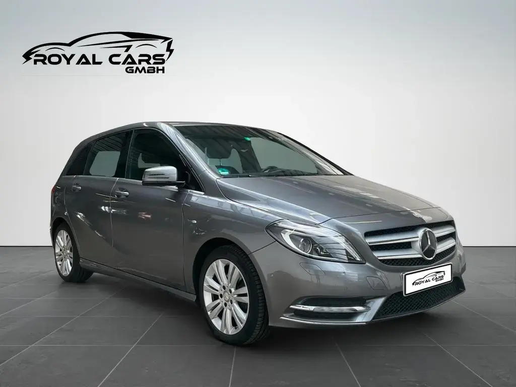 Main__Slider__Photo:Mercedes-Benz B 200 NAVI*CAM*XENON*LED*PDC*LEDER*MEMORY*SHZ*F1 06/2012-1
