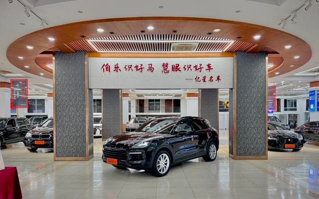 Main__Slider__Photo:undefined undefined 2019-0