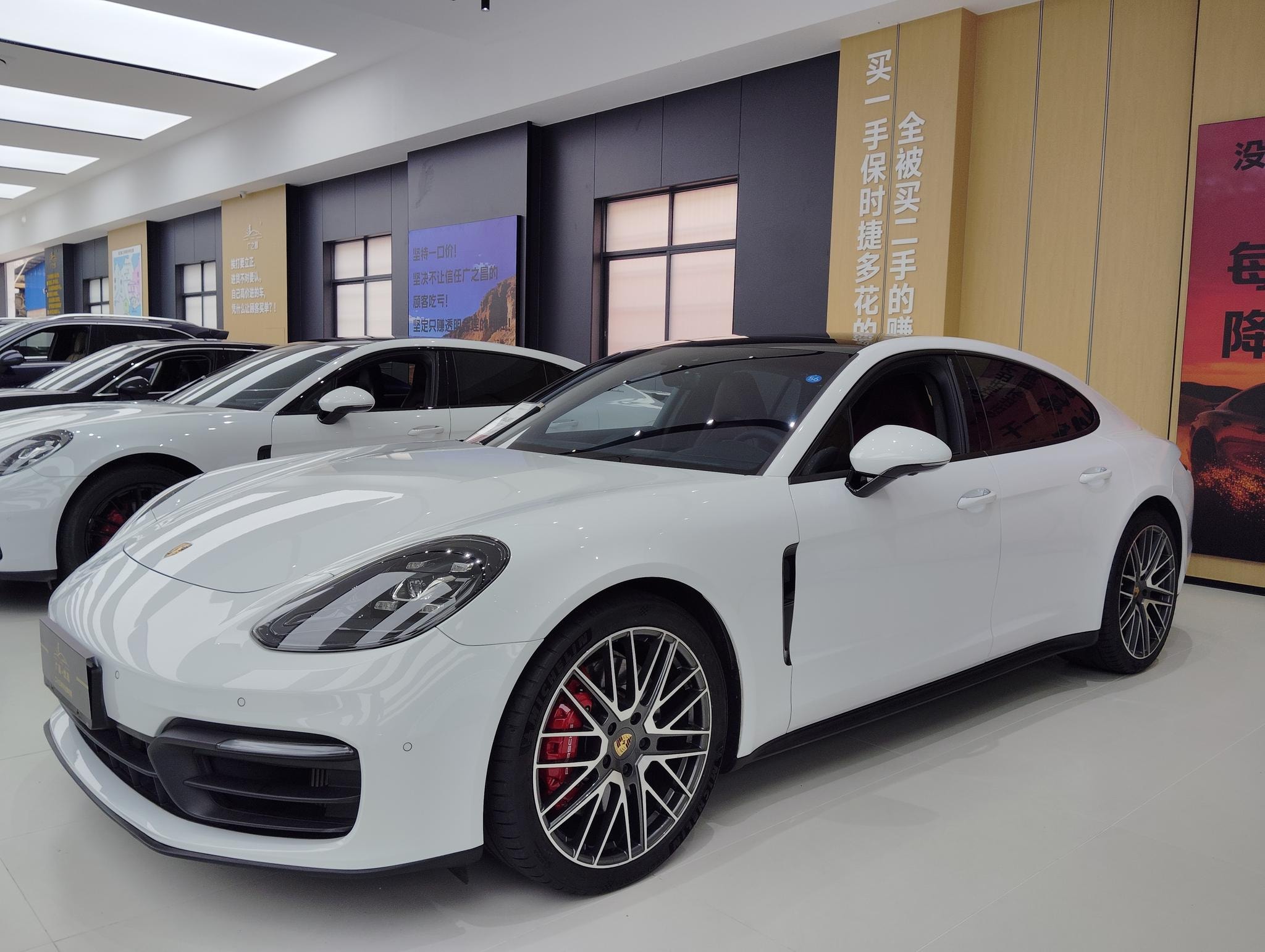 Main__Slider__Photo:undefined undefined 2021-0