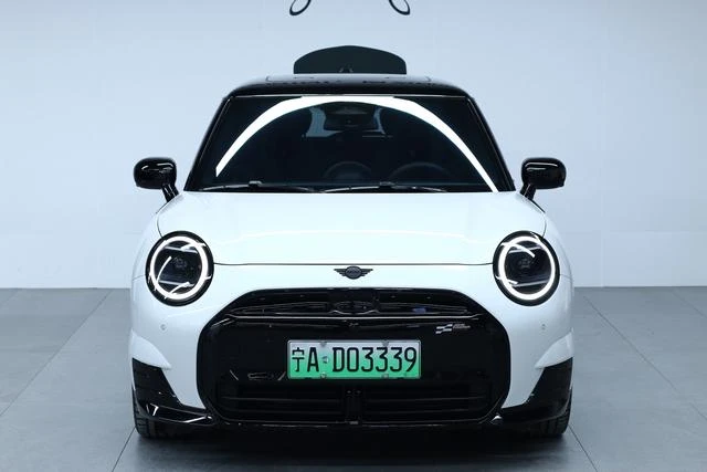 Main__Slider__Photo:undefined undefined 2024-1