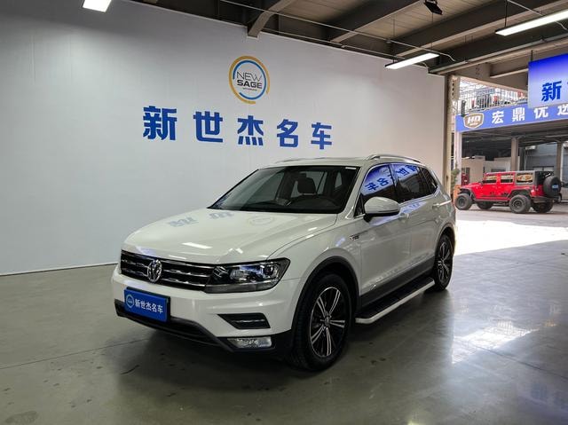 Main__Slider__Photo:undefined undefined 2019-0