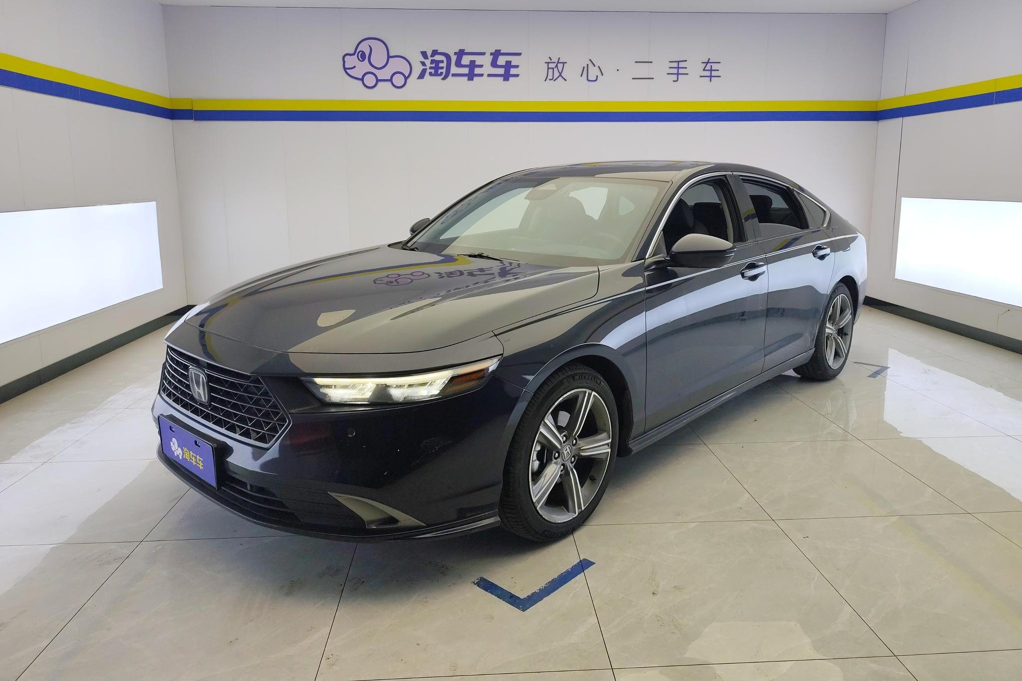 Main__Slider__Photo:undefined undefined 2023-0