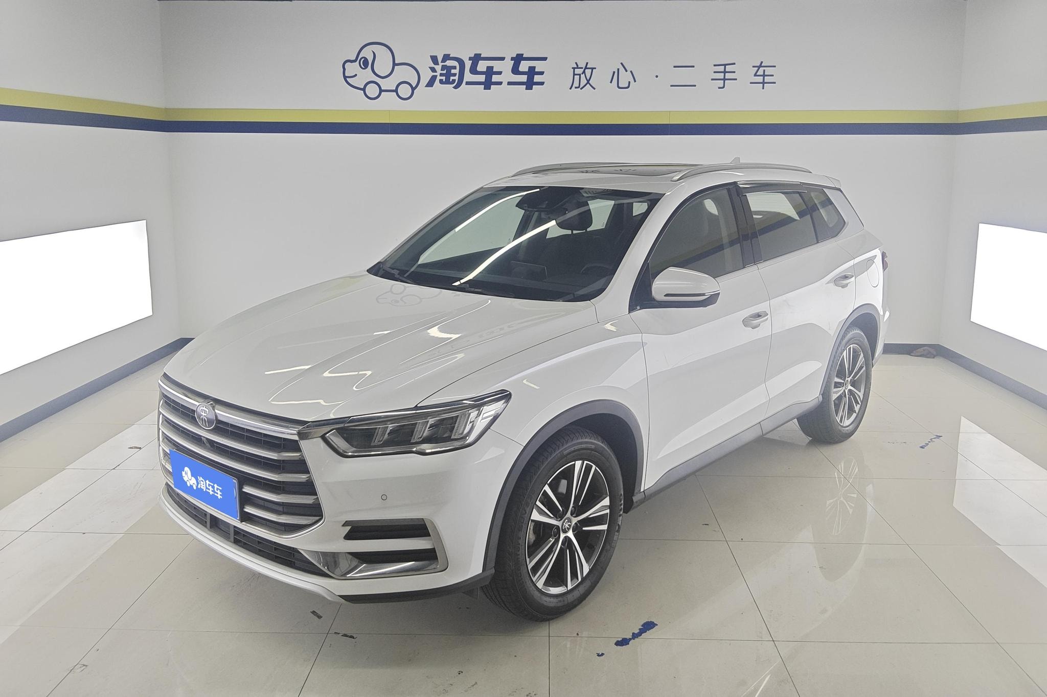 Main__Slider__Photo:undefined undefined 2019-0