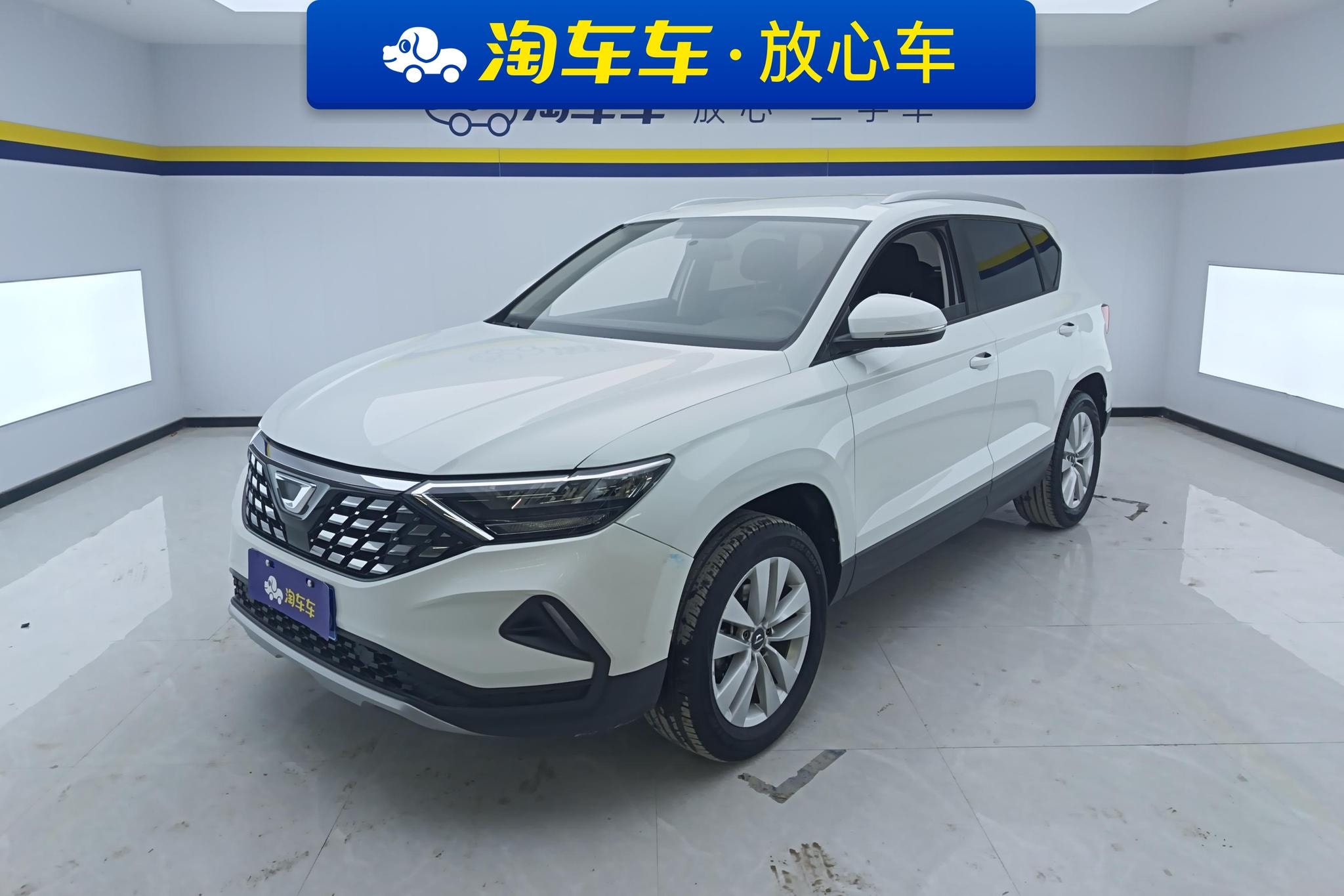 Main__Slider__Photo:undefined undefined 2019-0