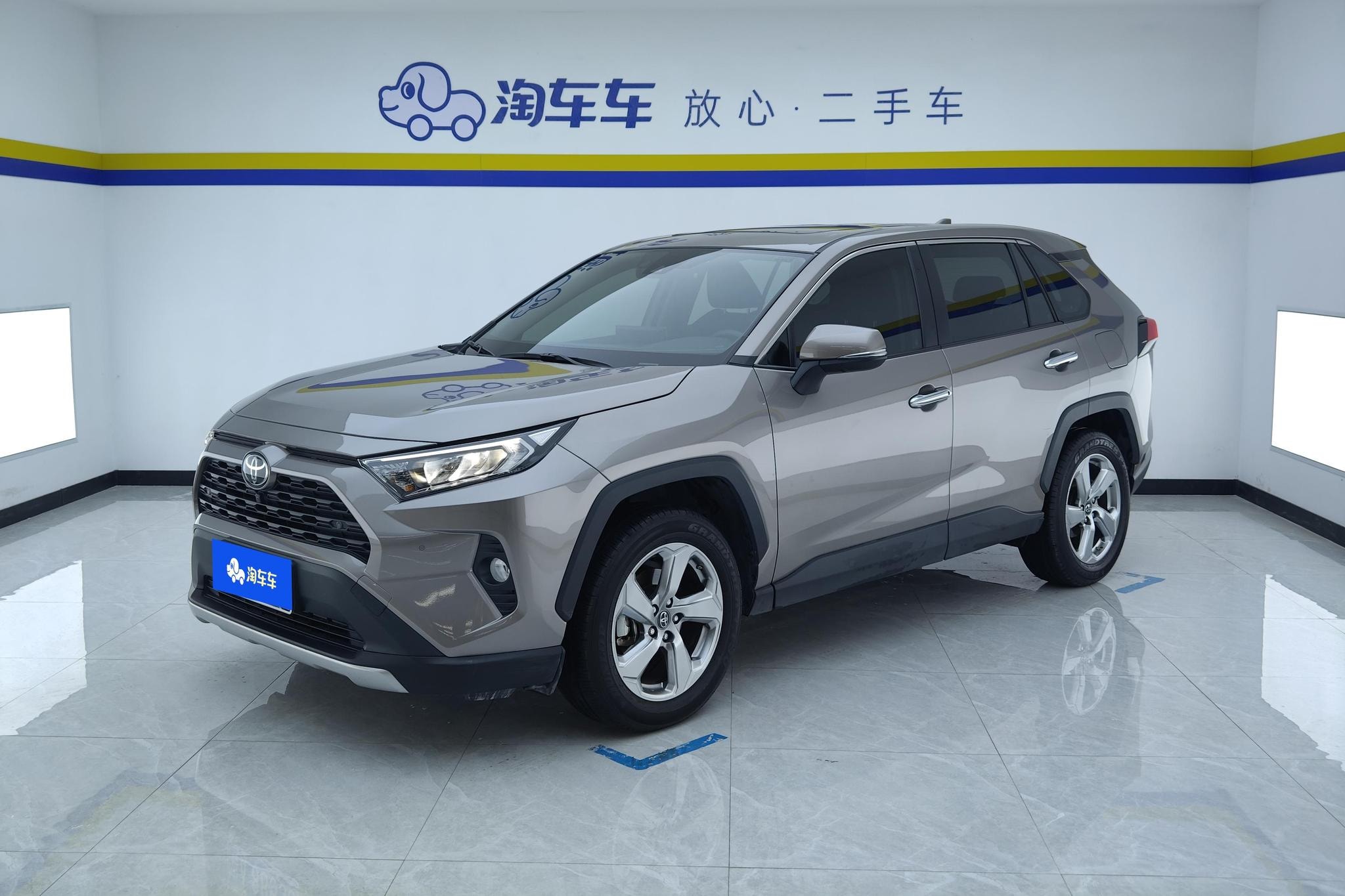 Main__Slider__Photo:undefined undefined 2022-0