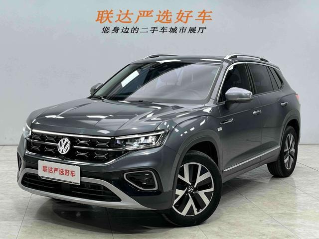 Main__Slider__Photo:undefined undefined 2023-0