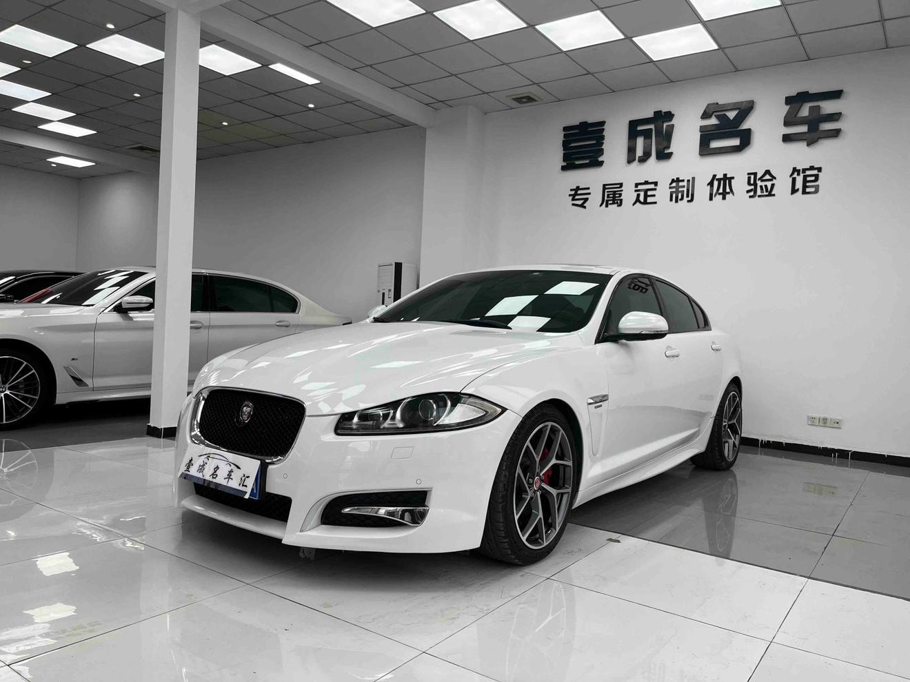 Main__Slider__Photo:undefined undefined 2014-0