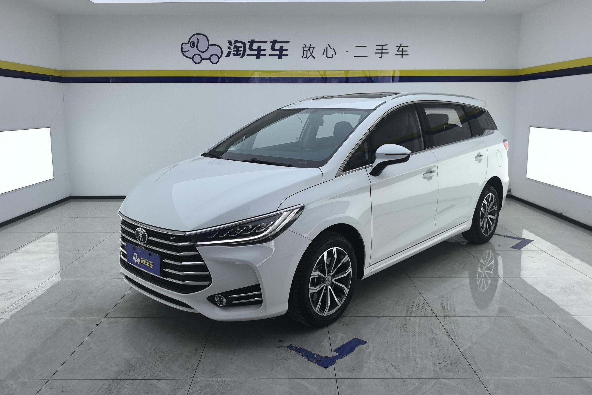 Main__Slider__Photo:undefined undefined 2019-0