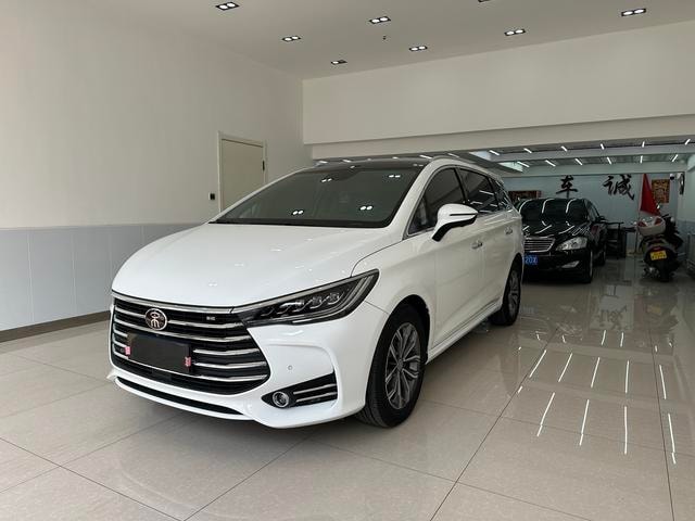 Main__Slider__Photo:undefined undefined 2019-0
