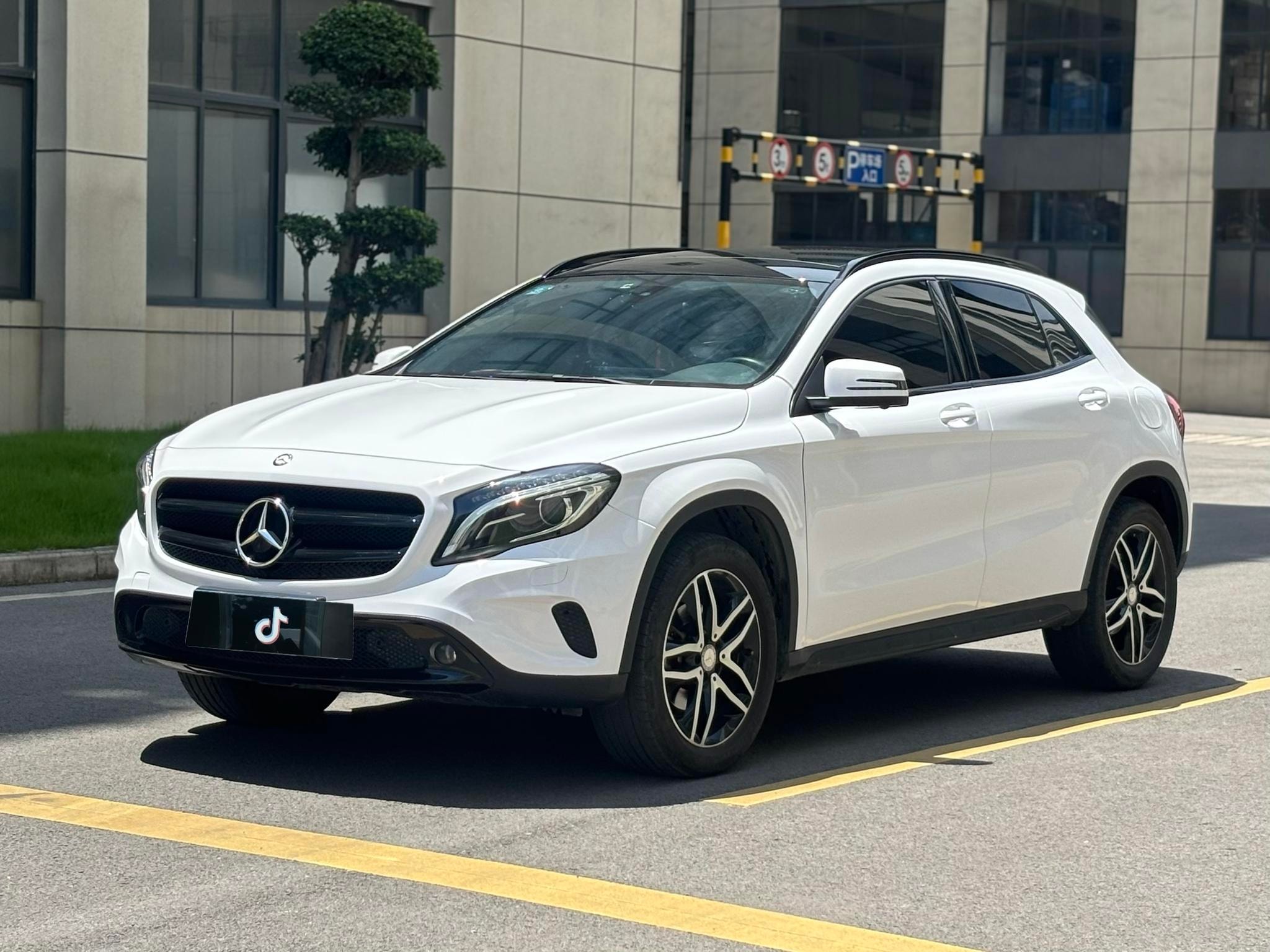 Main__Slider__Photo:undefined undefined 2016-0