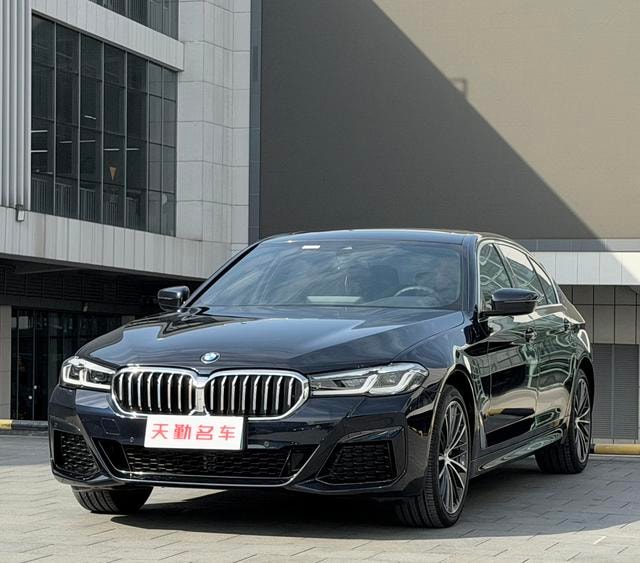 Main__Slider__Photo:undefined undefined 2023-0
