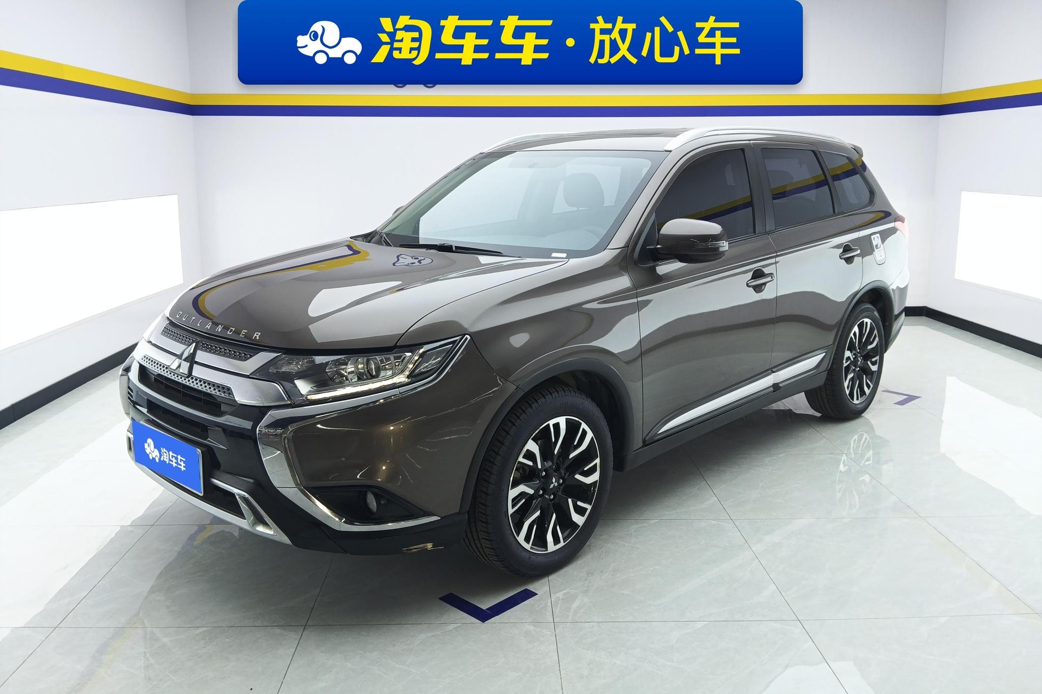 Main__Slider__Photo:undefined undefined 2019-0