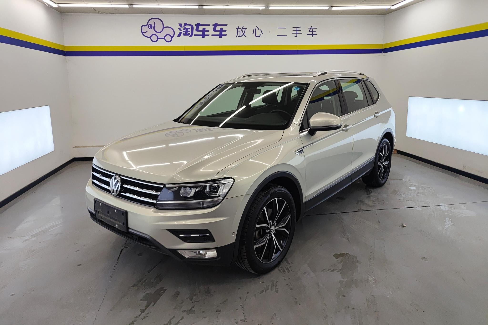 Main__Slider__Photo:undefined undefined 2019-0