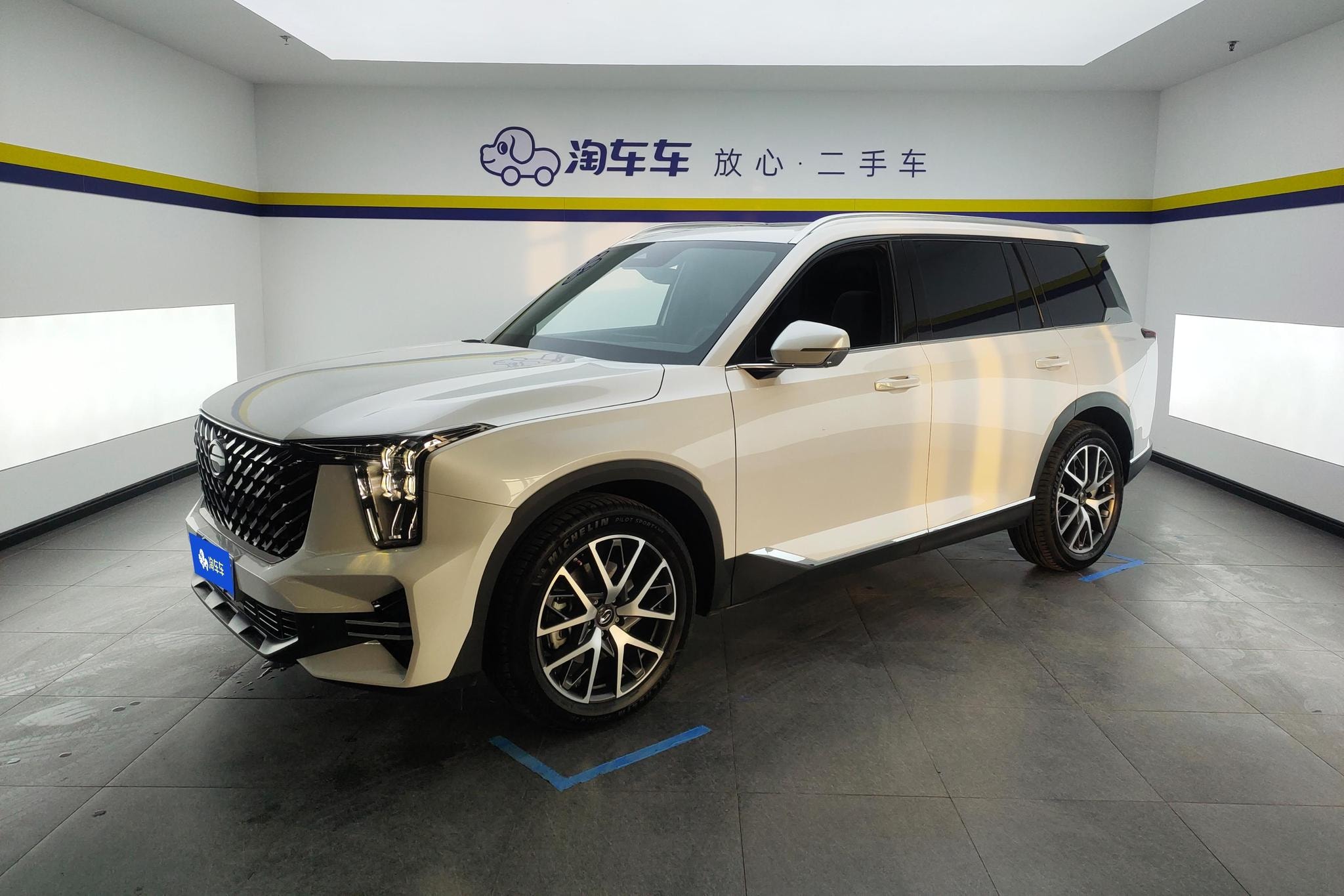 Main__Slider__Photo:undefined undefined 2025-0