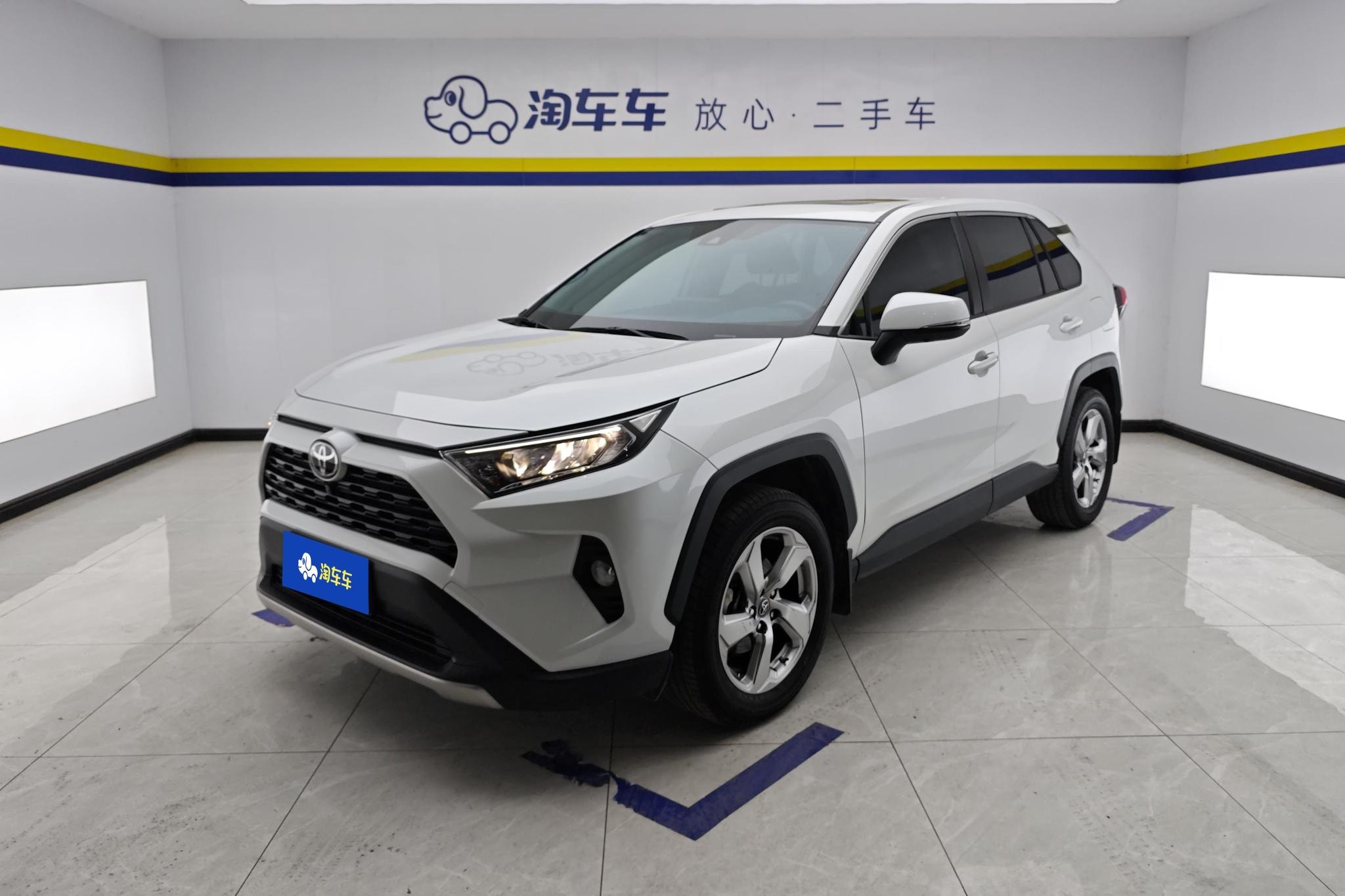 Main__Slider__Photo:undefined undefined 2021-0