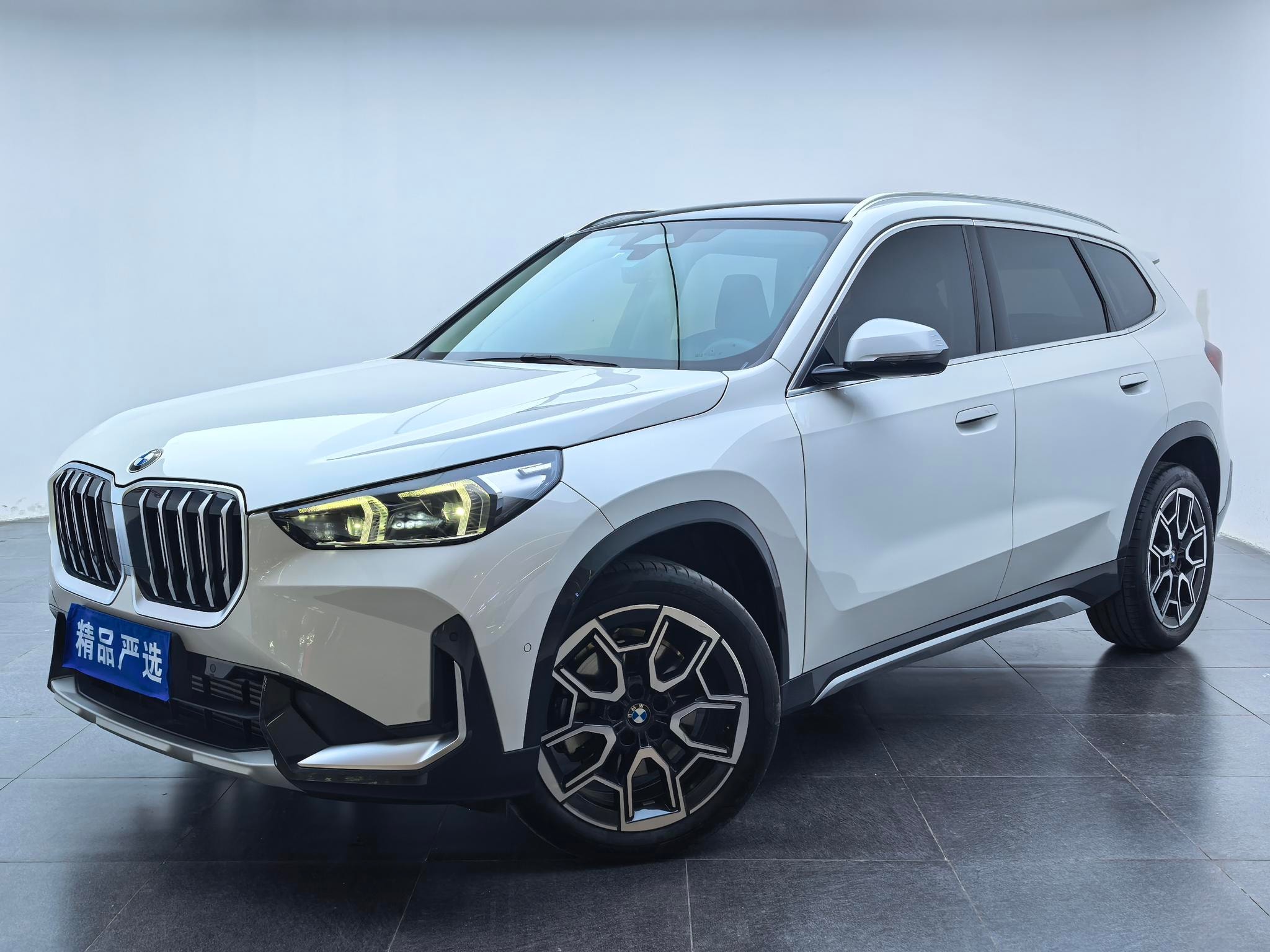 Main__Slider__Photo:undefined undefined 2023-0