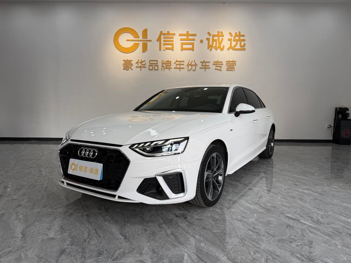 Main__Slider__Photo:undefined undefined 2022-0