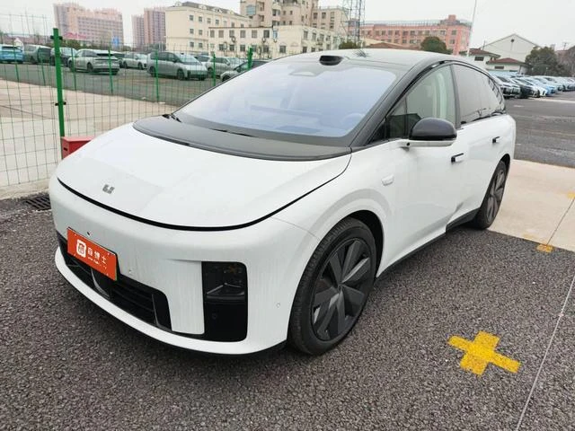 Main__Slider__Photo:undefined undefined 2025-0
