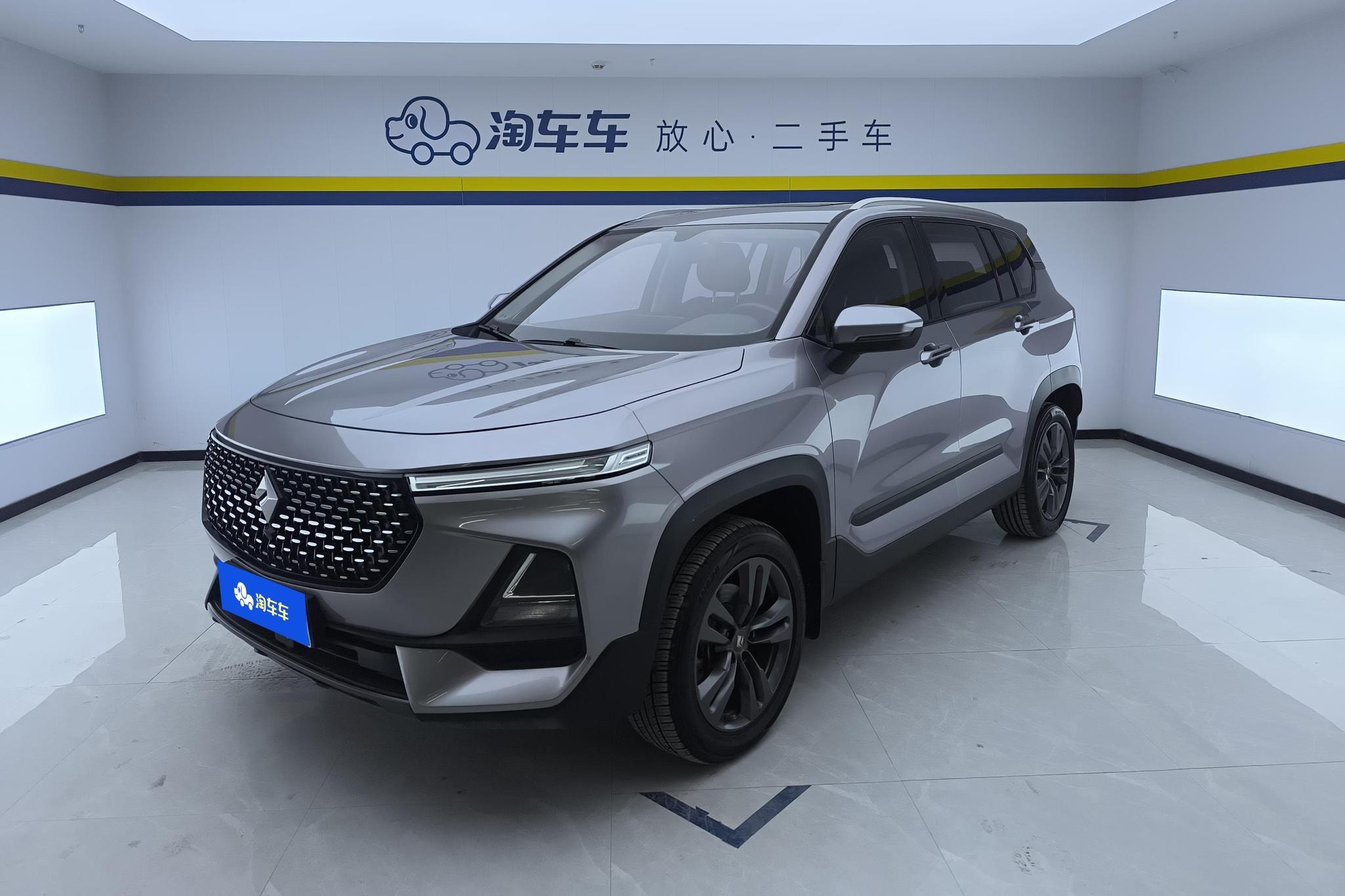 Main__Slider__Photo:undefined undefined 2019-0